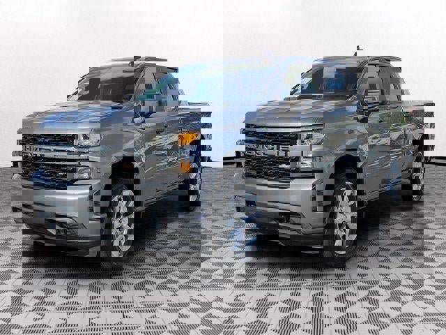 Used 2020 Chevrolet Silverado 1500 Custom w/ Custom Value Package image 3