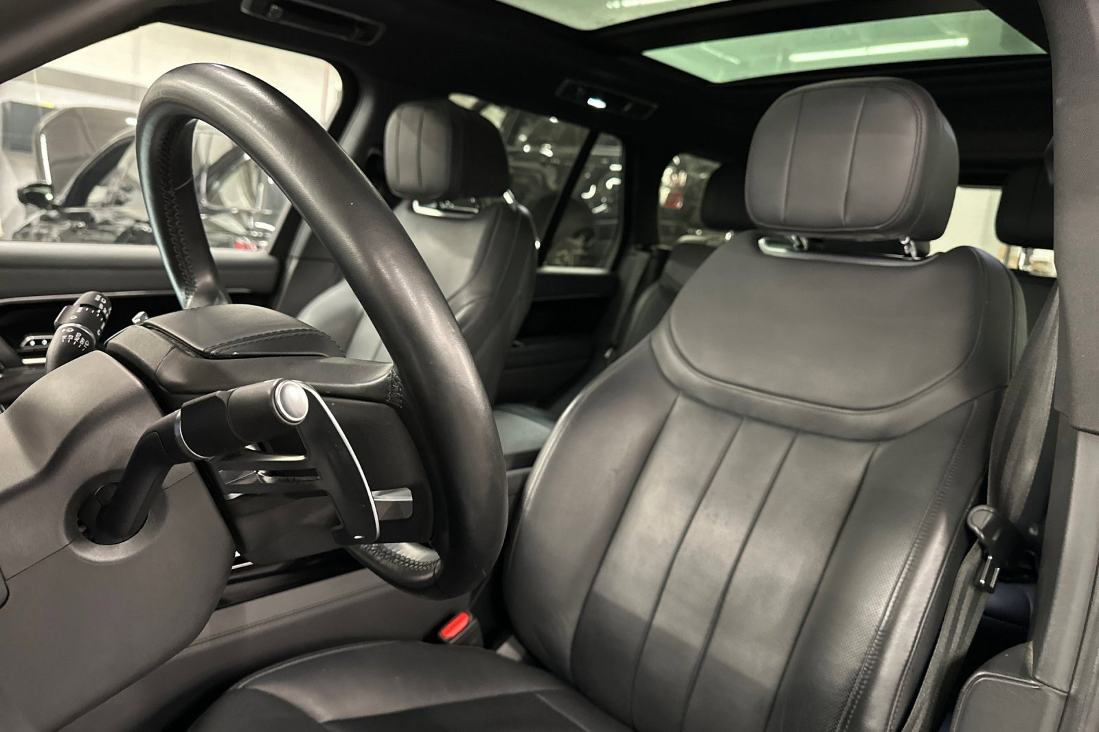 Used 2023 Land Rover Range Rover SE image 6