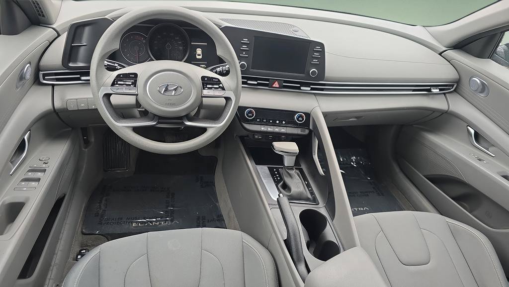 Certified 2023 Hyundai Elantra SEL FWD image 17