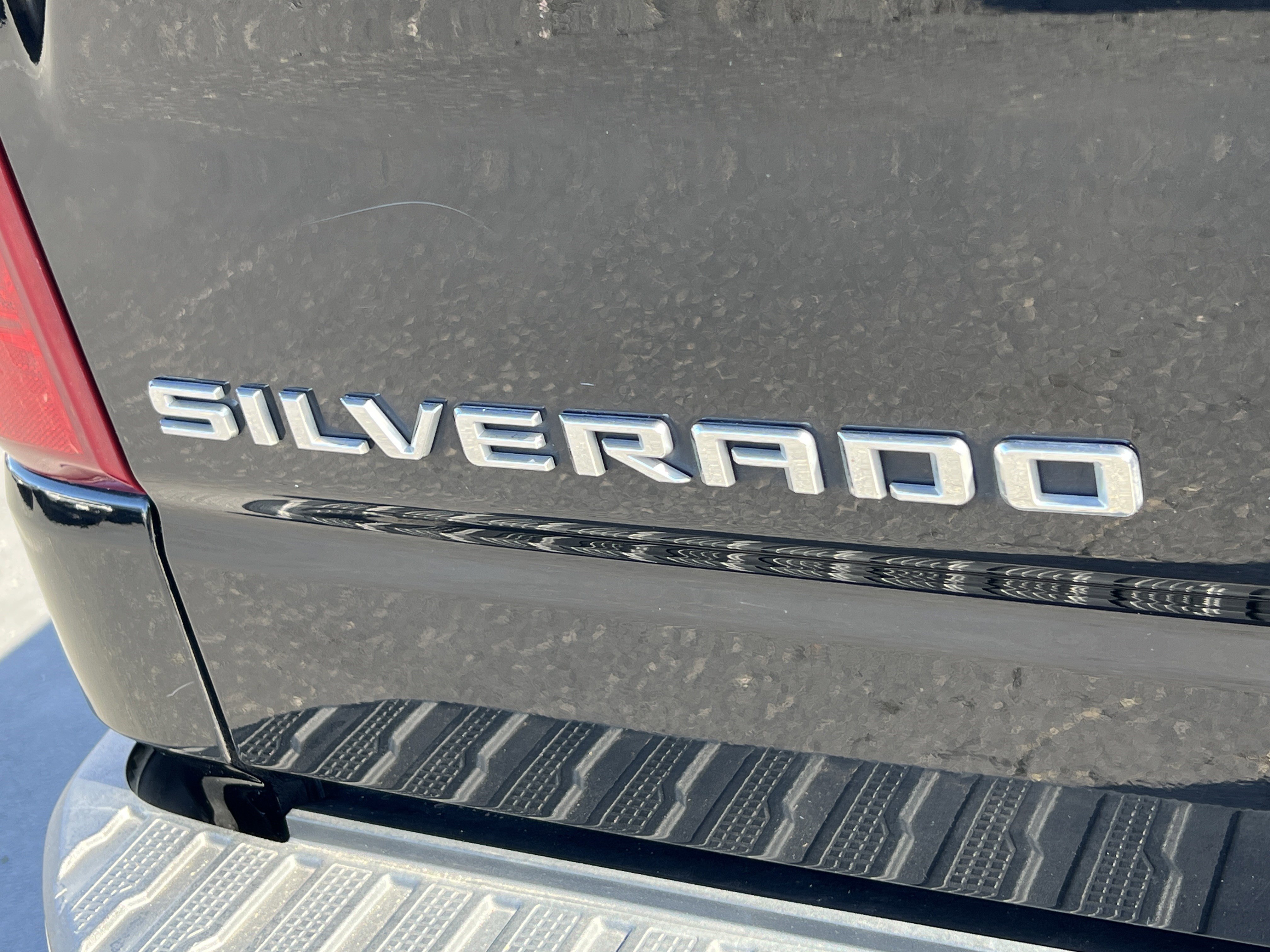 Used 2019 Chevrolet Silverado 1500 LT w/ True North Edition AWD/4WD image 9