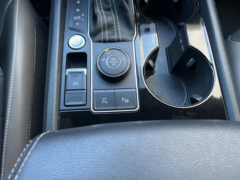 Certified 2023 Volkswagen Atlas Cross Sport SEL Premium R-Line image 36