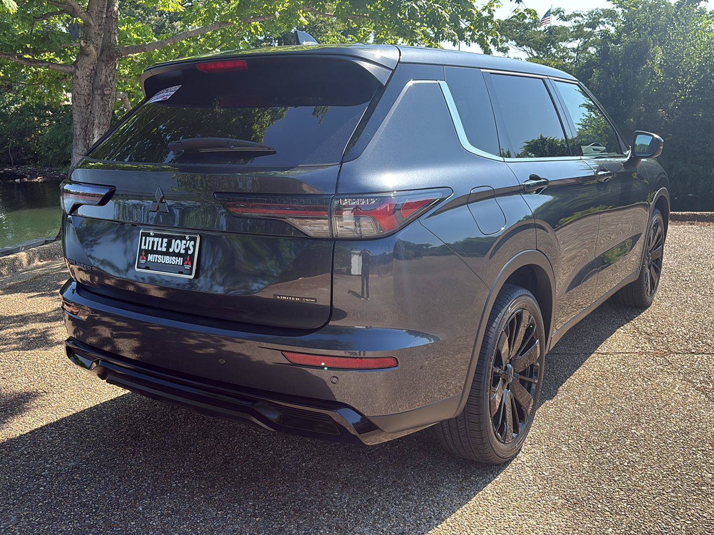 New 2026 Mitsubishi Outlander LE FWD image 4