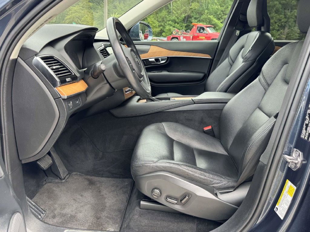 Used 2022 Volvo XC90 T6 Momentum w/ Advanced Package AWD/4WD image 22