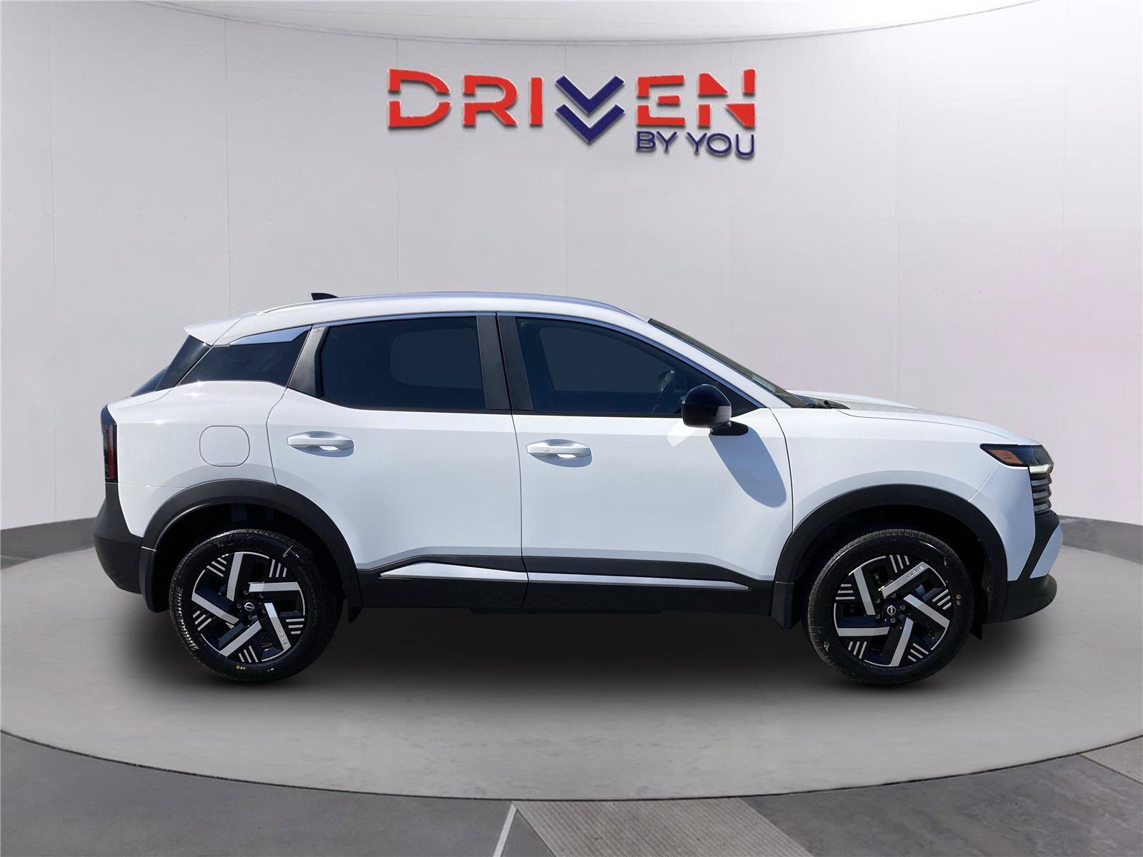 New 2026 Nissan Kicks SV w/ SV Premium Package FWD image 4
