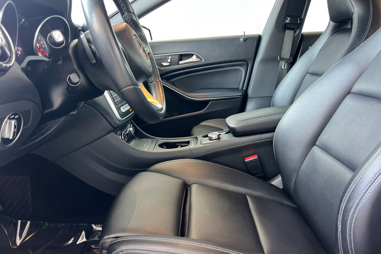 Used 2018 Mercedes-Benz CLA 250 image 10