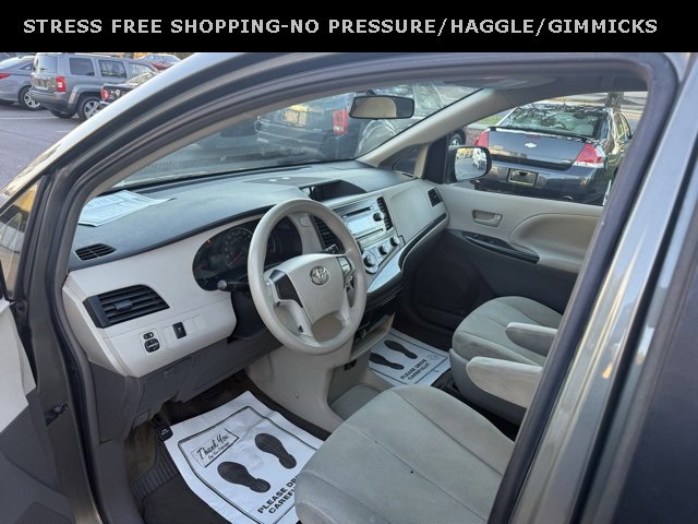 Used 2012 Toyota Sienna image 12