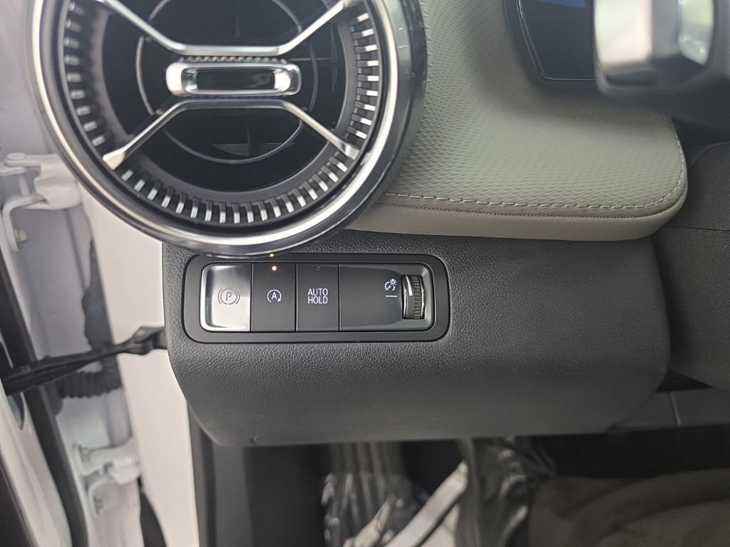 New 2026 Chevrolet Equinox LT w/ Convenience Package II FWD image 20