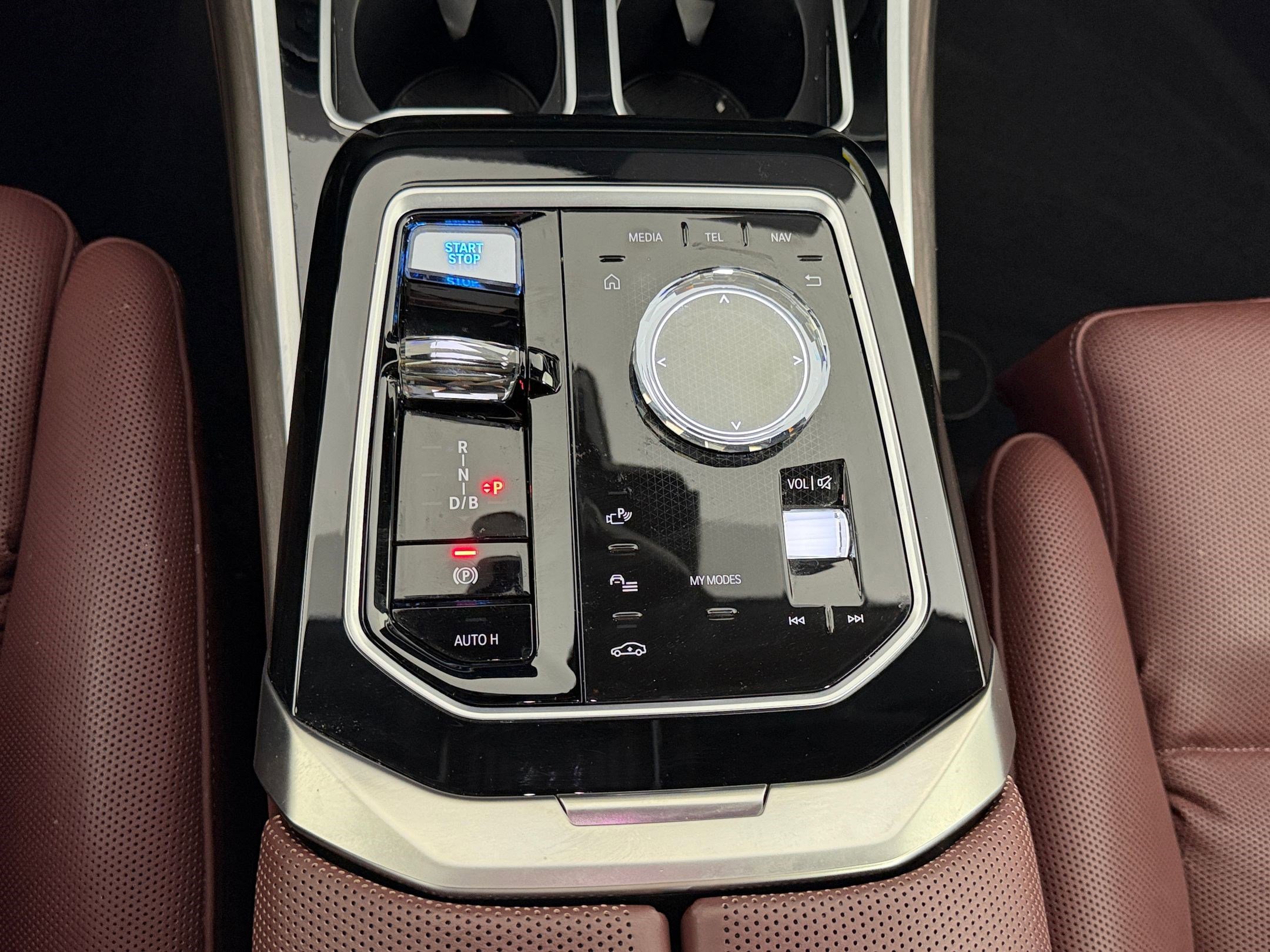 Used 2023 BMW i7 xDrive60 AWD/4WD image 17