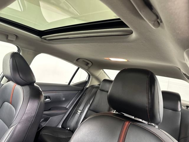 Used 2021 Nissan Sentra SR w/ SR Premium Package image 12