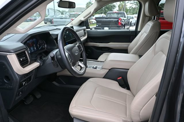 Used 2024 Ford Expedition Limited image 9