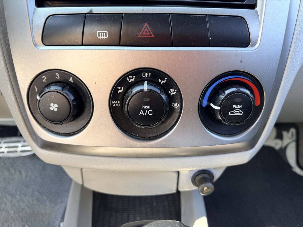 Used 2006 Kia Spectra5 FWD image 15