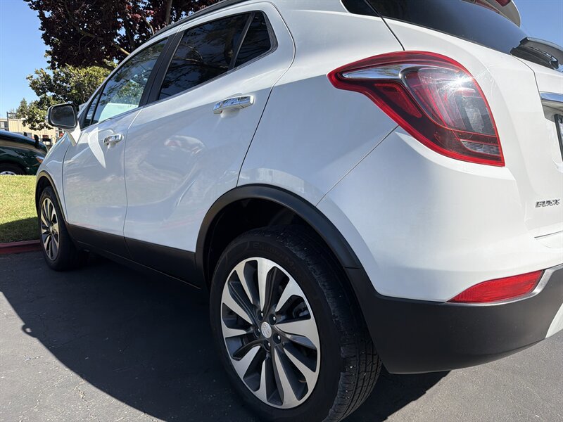 Used 2018 Buick Encore Essence AWD/4WD image 10