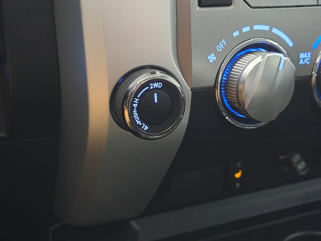 Used 2018 Toyota Tundra Limited image 33