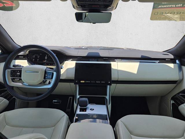 Used 2025 Land Rover Range Rover SE AWD/4WD image 17