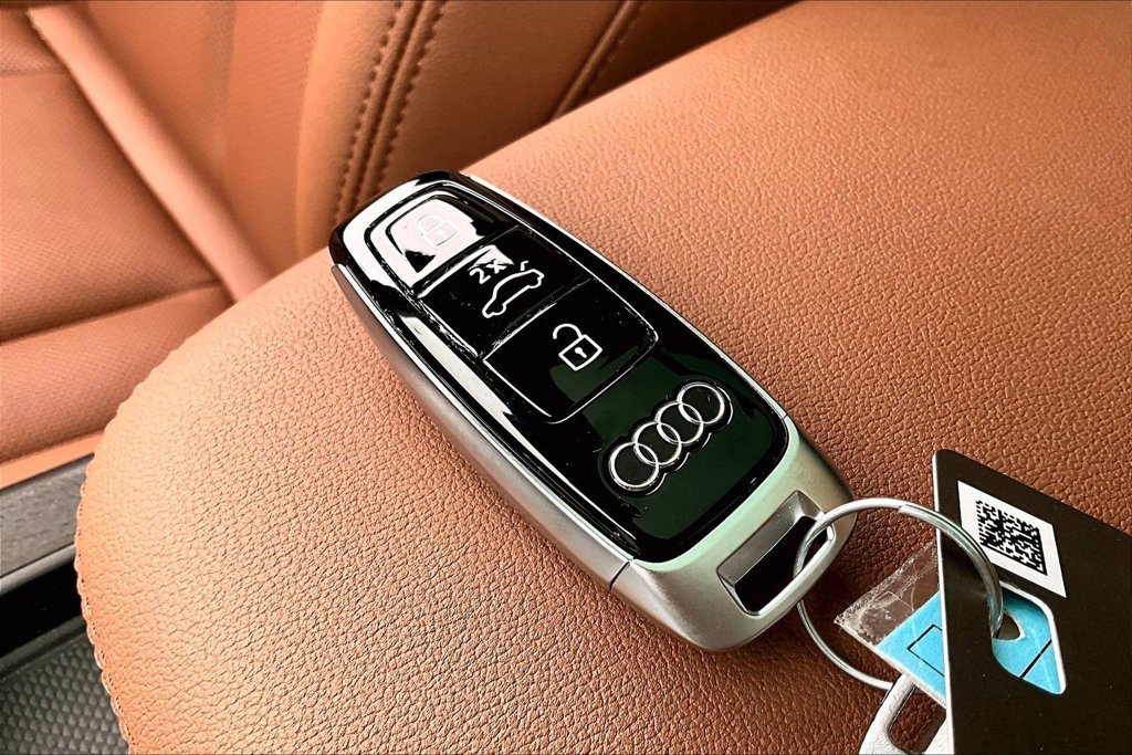 Used 2023 Audi Q8 Premium Plus AWD/4WD image 10