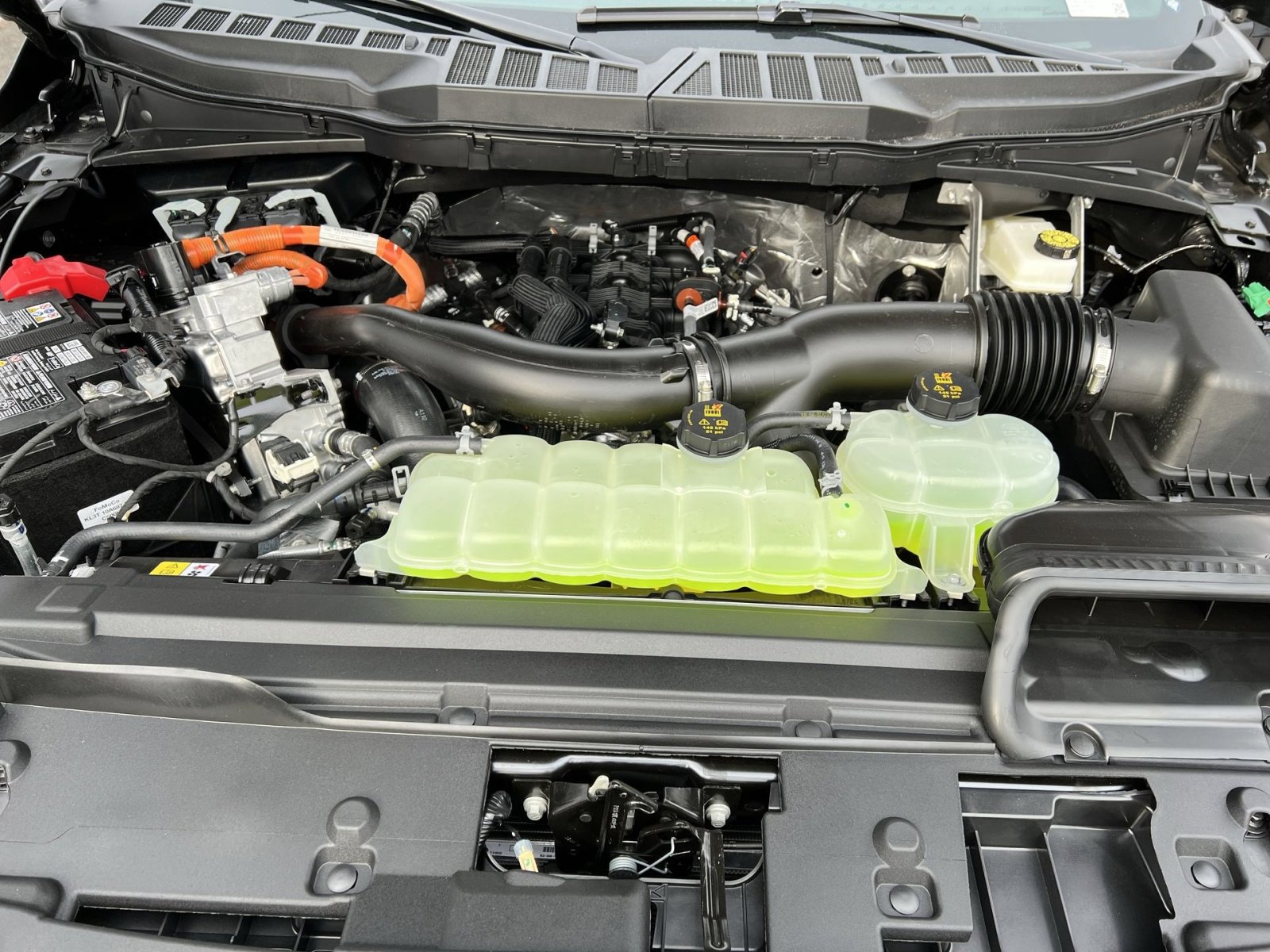 New 2026 Ford F150 Lariat w/ Equipment Group 502A High image 27