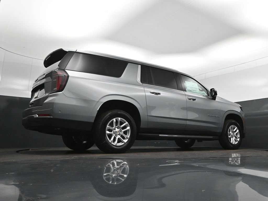 New 2026 Chevrolet Suburban LS RWD image 43