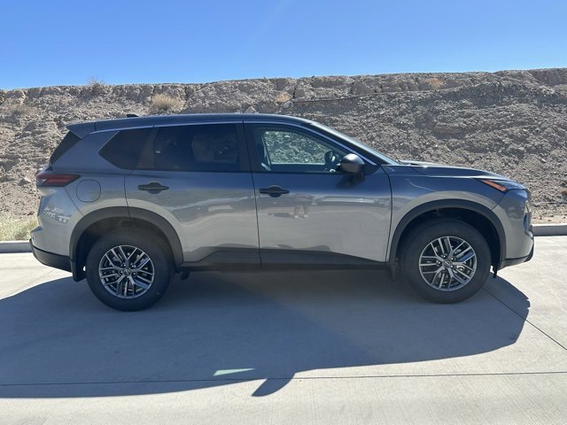 New 2026 Nissan Rogue S image 5