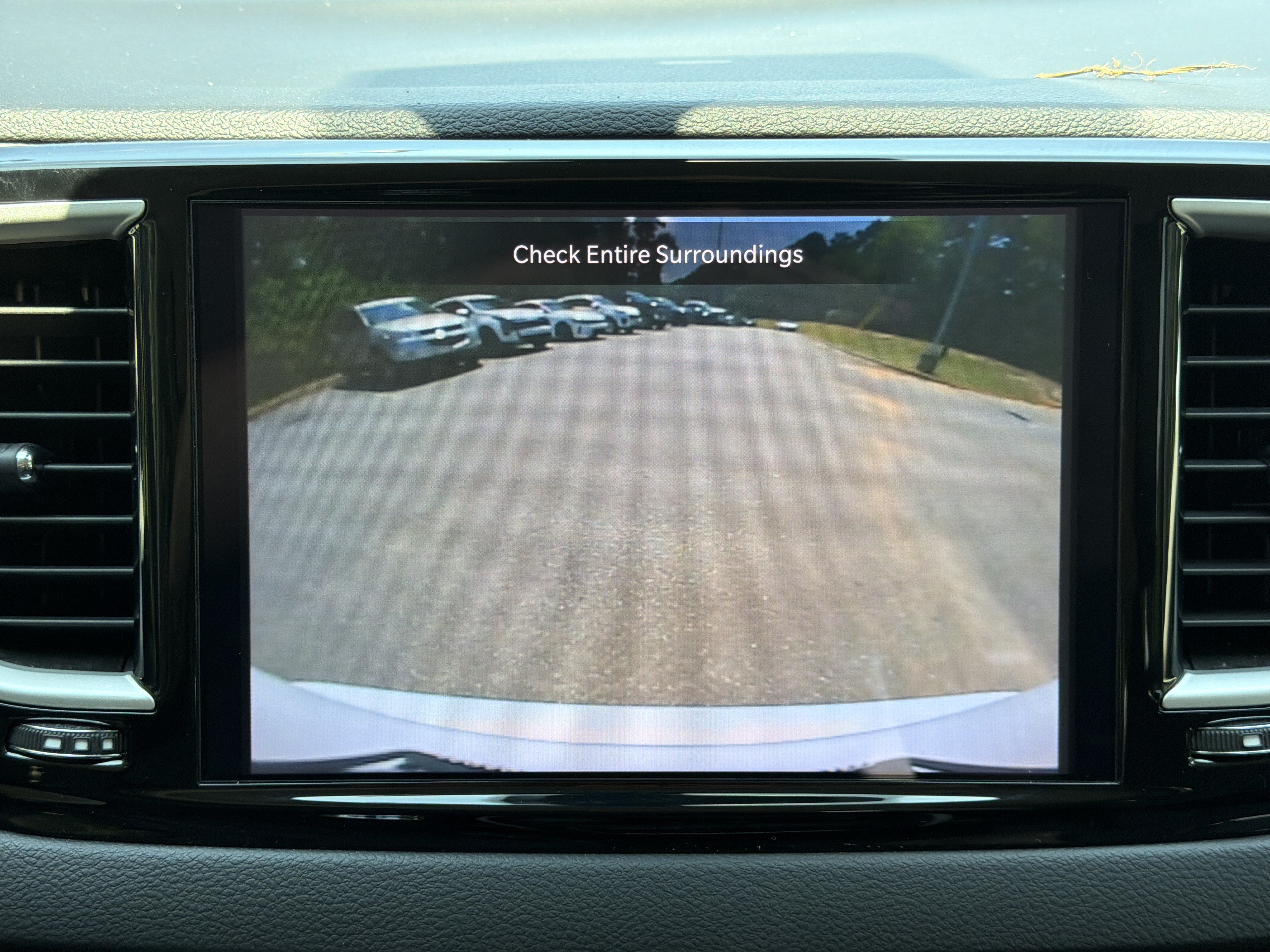 Used 2024 Chrysler Pacifica Touring-L FWD image 9