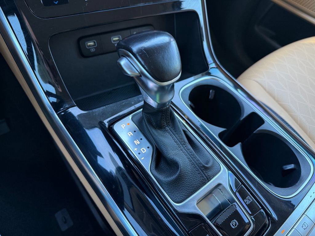 Certified 2022 Kia Carnival EX FWD image 31