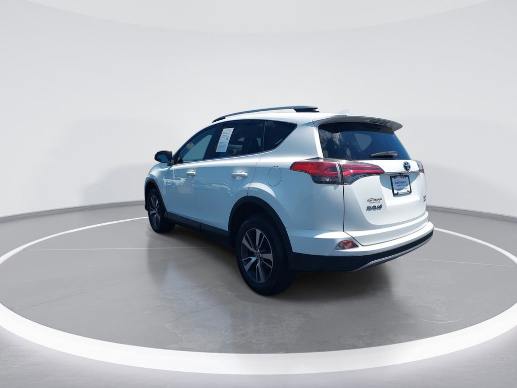 Used 2018 Toyota RAV4 XLE w/ Plus Extra Value Package AWD/4WD image 6