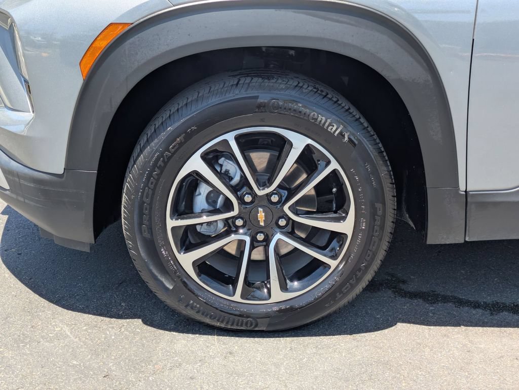 Used 2025 Chevrolet TrailBlazer LT AWD/4WD image 11