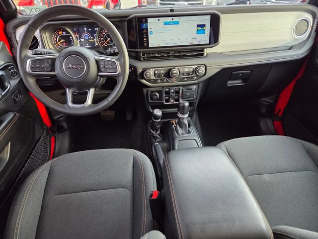 Used 2025 Jeep Wrangler Unlimited Sahara AWD/4WD image 16