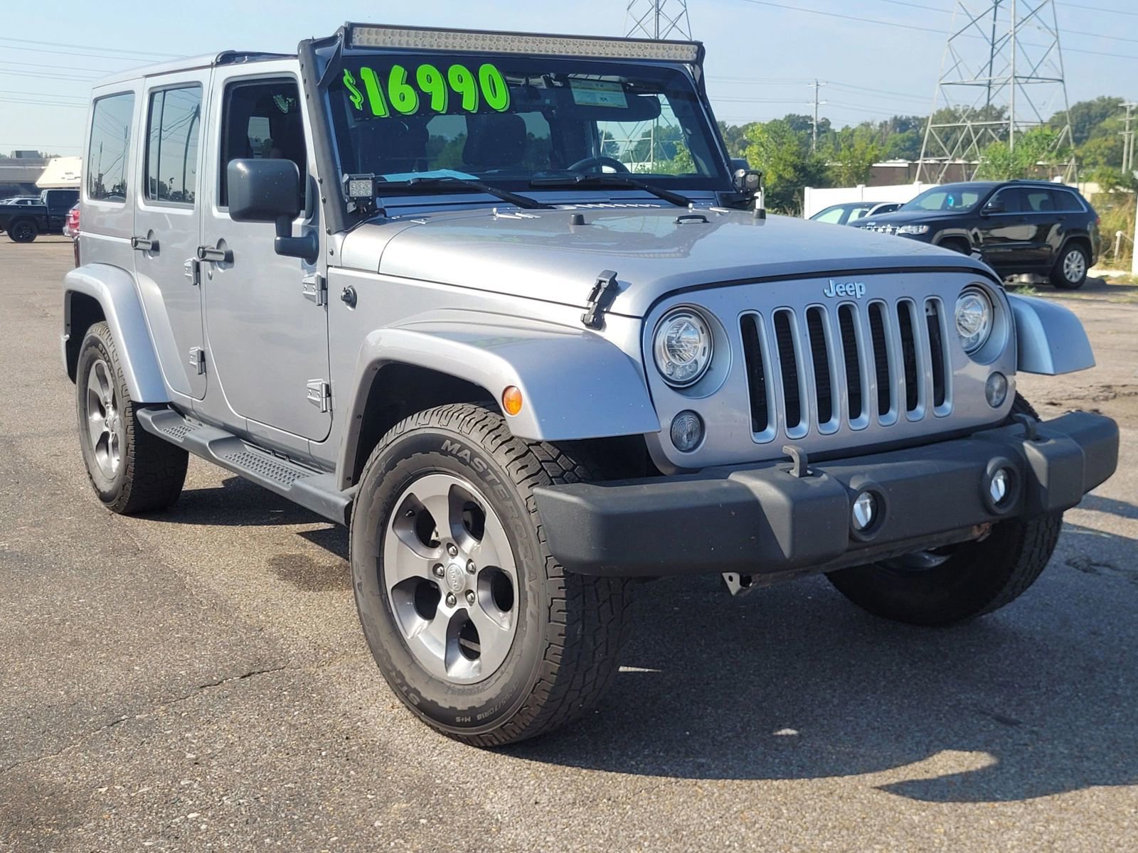 Used 2018 Jeep Wrangler Unlimited Sahara w/ Max Tow Package image 32