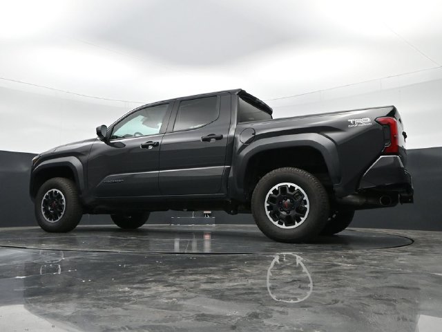 Used 2024 Toyota Tacoma TRD Off-Road AWD/4WD image 40