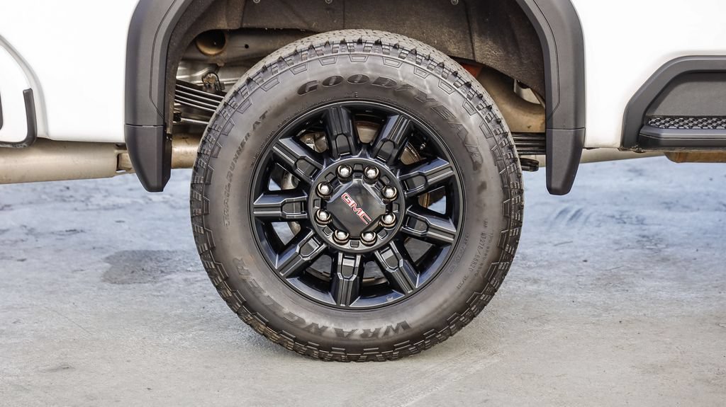 Used 2025 GMC Sierra 2500 AT4 AWD/4WD image 12