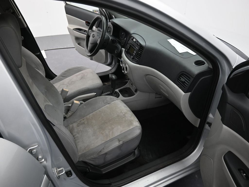 Used 2010 Hyundai Accent GLS w/ Premium Pkg 4 image 30