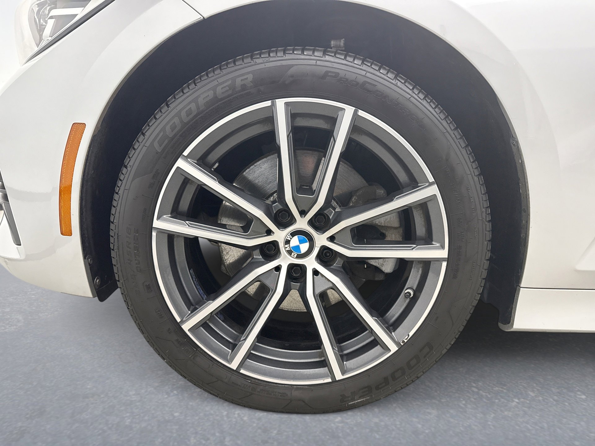 Used 2019 BMW 330i xDrive Sedan w/ Premium Package image 25