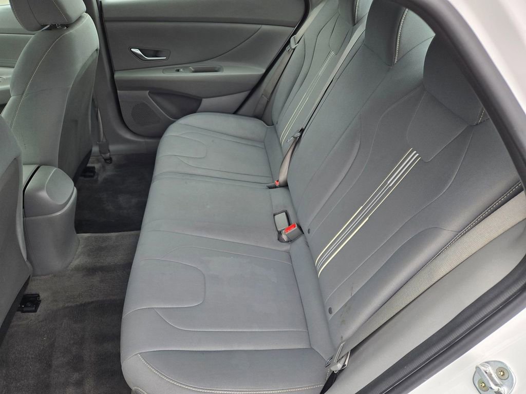 Used 2023 Hyundai Elantra SEL image 7