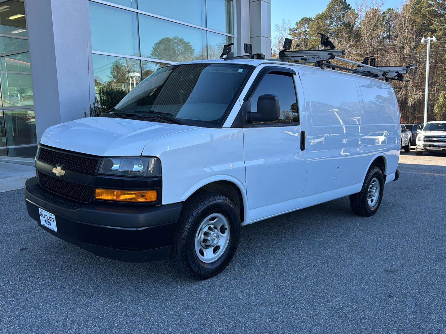 Used 2022 Chevrolet Express 2500 w/ Driver Convenience Package image 2