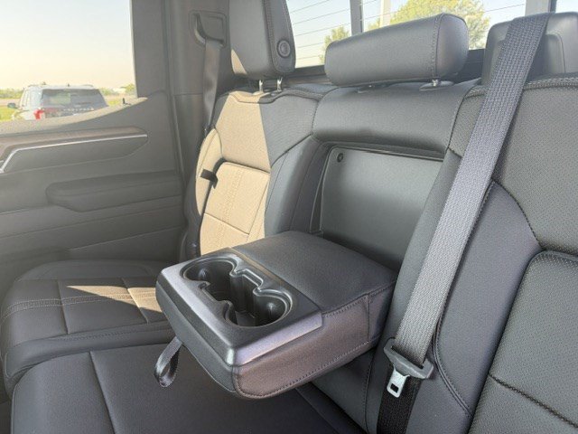 Used 2026 Chevrolet Silverado 1500 High Country w/ Technology Package AWD/4WD image 37