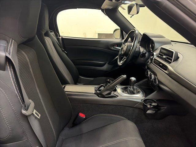 Used 2017 FIAT 124 Spider Classica image 26