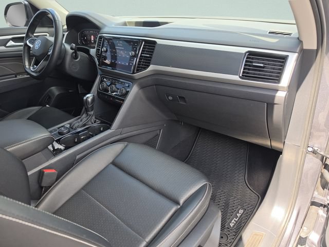 Used 2022 Volkswagen Atlas SEL R-Line AWD/4WD image 23