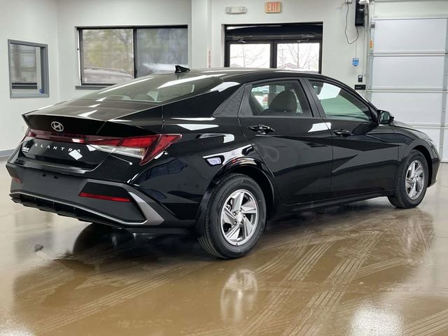 New 2026 Hyundai Elantra SE image 5