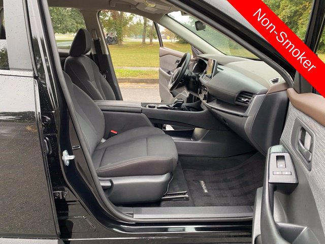 Used 2023 Nissan Rogue S AWD/4WD image 15