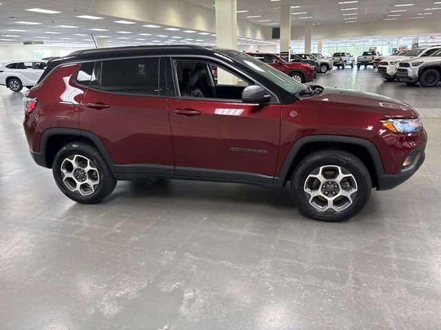 Used 2022 Jeep Compass Trailhawk w/ Trailhawk Convenience Group AWD/4WD image 8