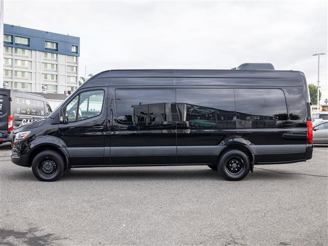 Used 2023 Mercedes-Benz Sprinter 3500 image 2