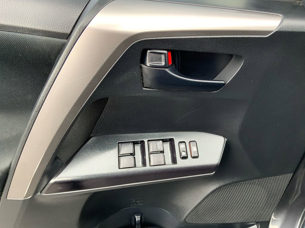 Used 2017 Toyota RAV4 LE w/ Carpet Mat Package image 32