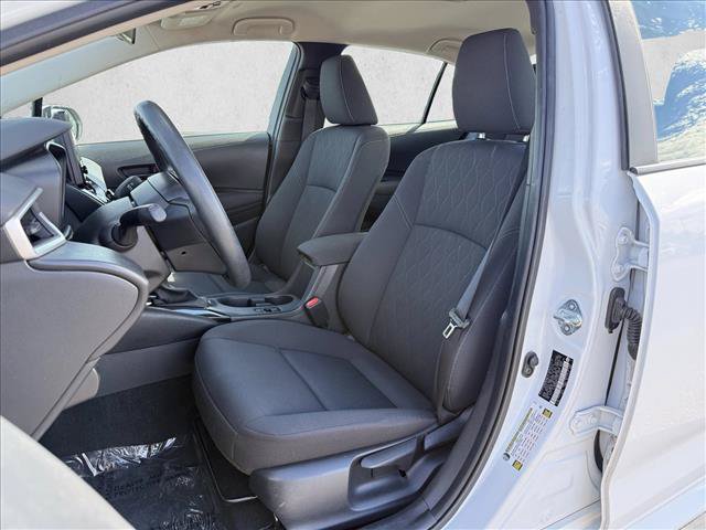 Used 2025 Toyota Corolla LE FWD image 10