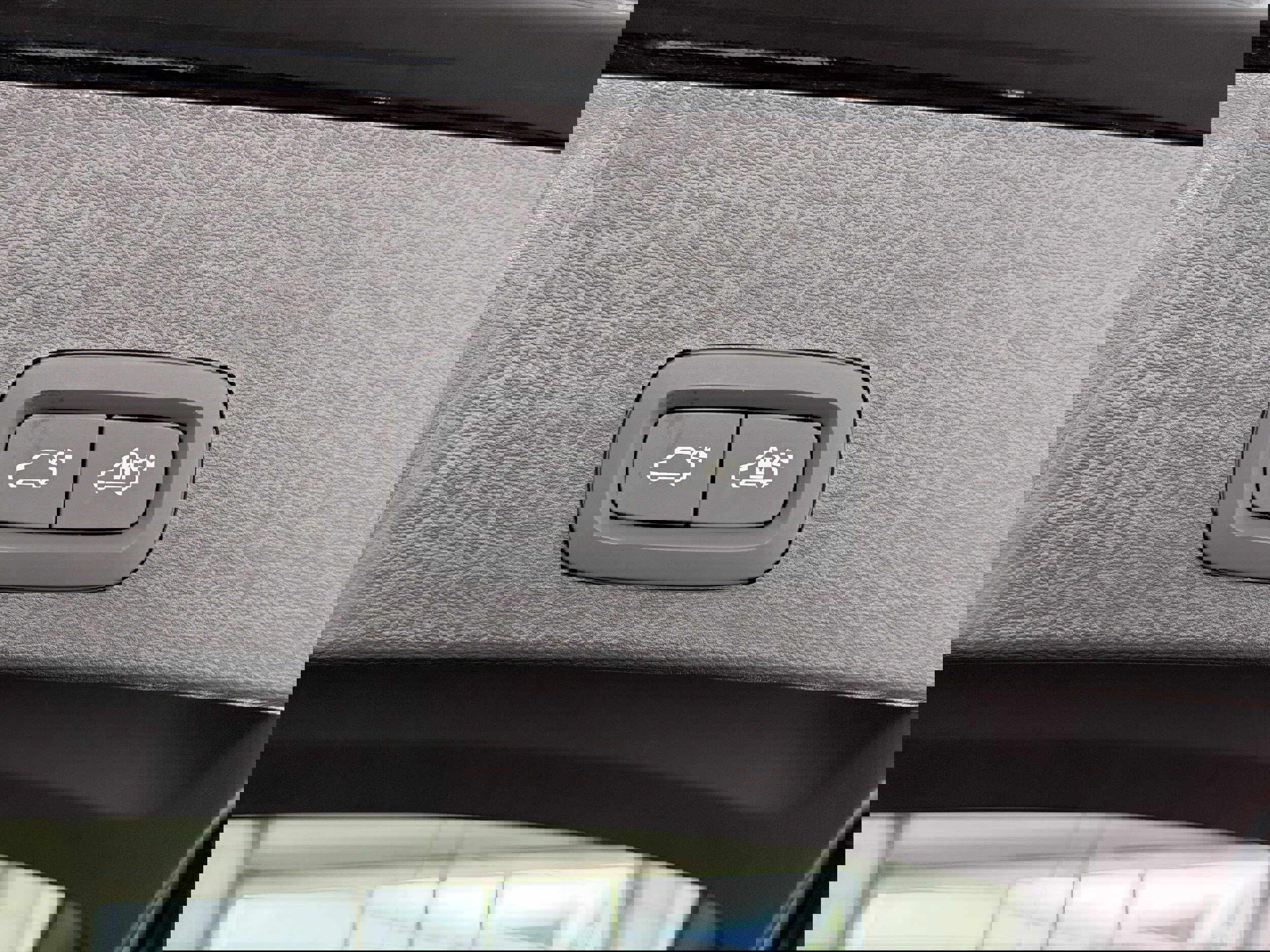 Used 2025 Volvo XC40 B5 Core w/ Protection Package Premier image 26