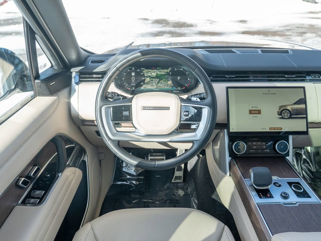 Certified 2023 Land Rover Range Rover SE image 12
