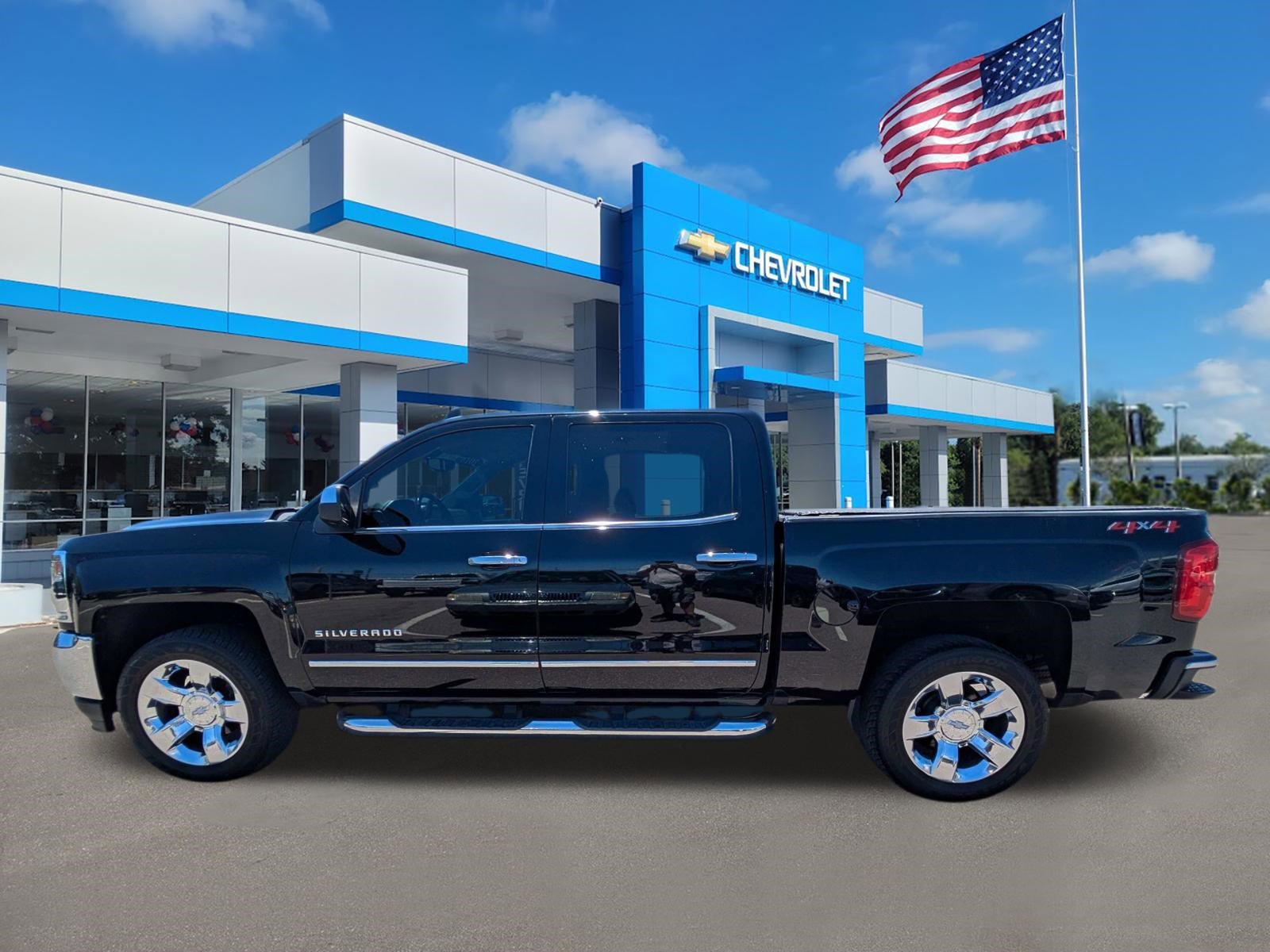 Used 2018 Chevrolet Silverado 1500 LTZ w/ Sport Package AWD/4WD image 7