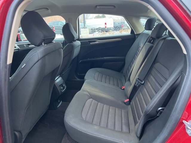 Used 2020 Ford Fusion SE image 16