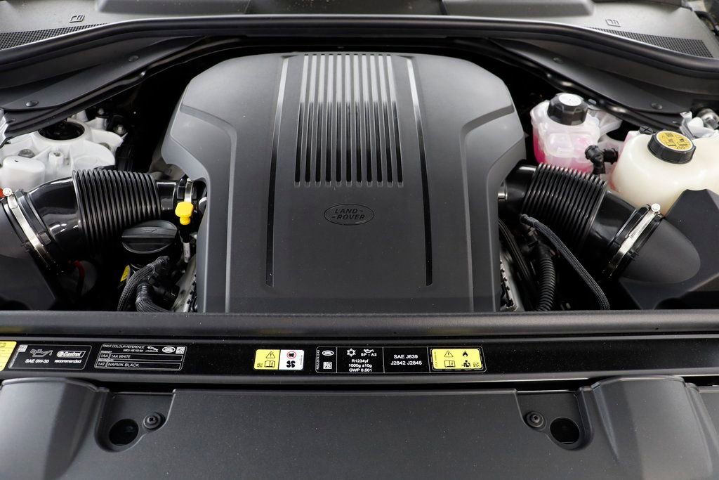 New 2025 Land Rover Range Rover Long Wheelbase SE image 21