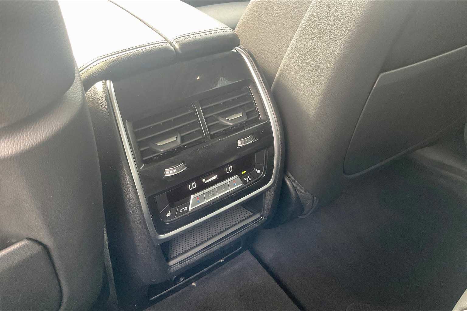 Used 2020 BMW X7 xDrive40i w/ Premium Package image 39