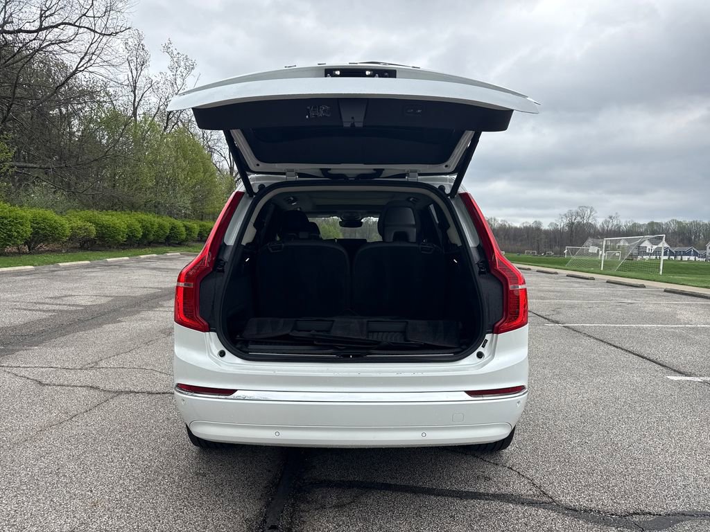 Used 2024 Volvo XC90 B6 Plus w/ Protection Package image 9